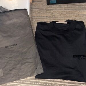 Essentials Fear of God Black T-Shirt